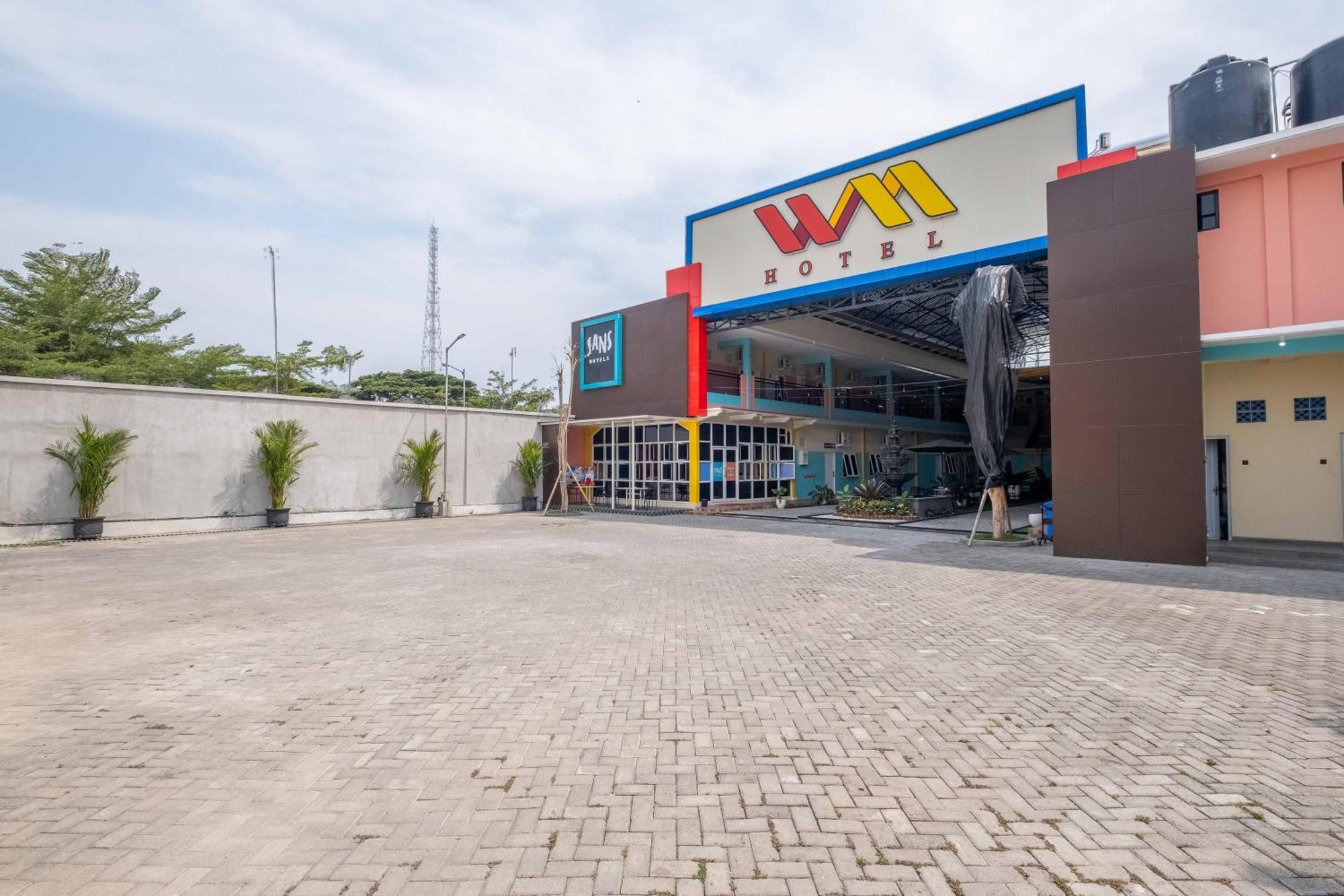 Sans Wm Hotel Блітар Екстер'єр фото
